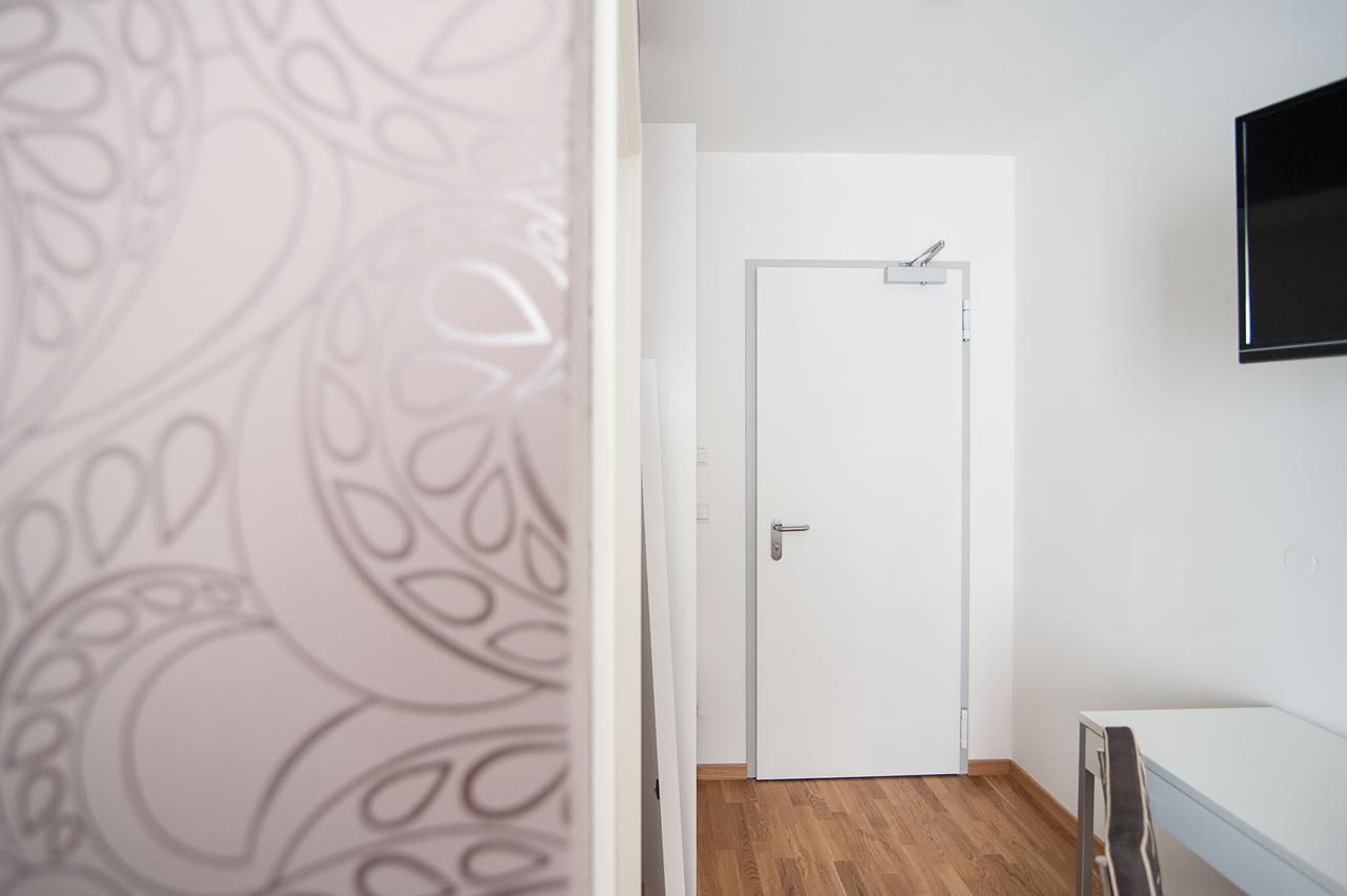 Hotel Apartment Am Arbach Eningen unter Achalm Quarto foto