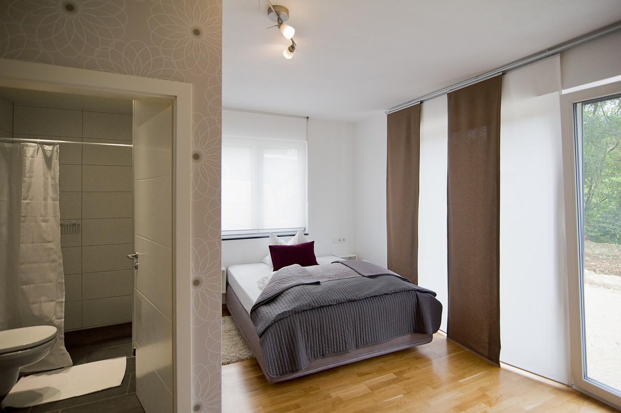 Hotel Apartment Am Arbach Eningen unter Achalm Quarto foto