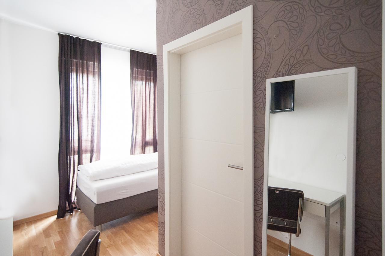 Hotel Apartment Am Arbach Eningen unter Achalm Quarto foto