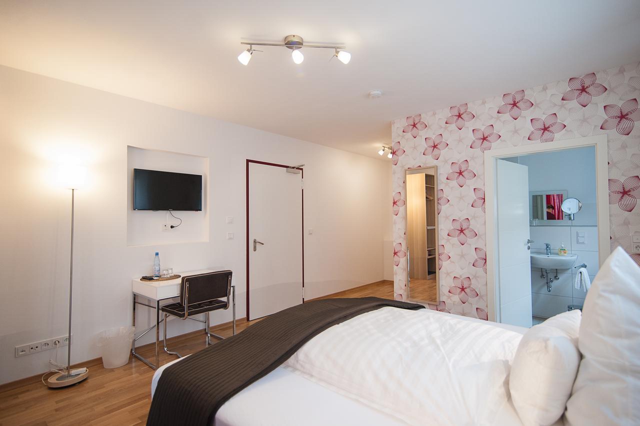 Hotel Apartment Am Arbach Eningen unter Achalm Quarto foto