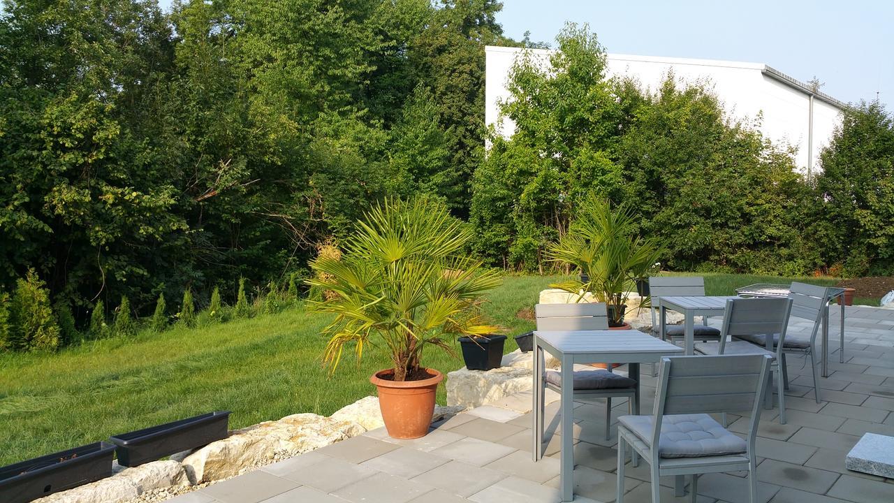 Hotel Apartment Am Arbach Eningen unter Achalm Exterior foto